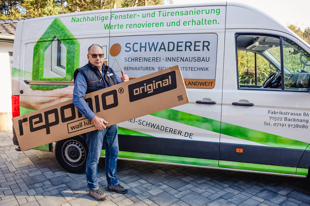 Firma Schwaderer liefert das Reponio Aufhängesystem.